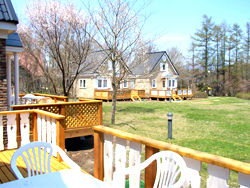 �R�e�[�W�O�ʂɐݒu����Ă���f�b�L